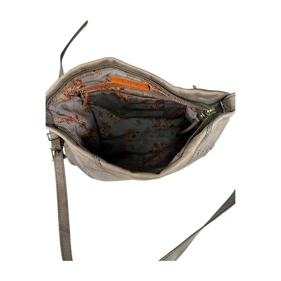 HOBO Leather Crossbody Bag Taupe Gray Whipstitch Adjustable Strap Boho Travel - Picture 7 of 10
